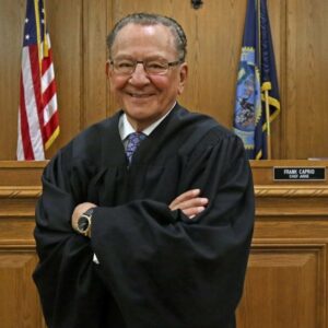 mahkemedeki tavriyla halkin sevgilisi olmustu dunyaca unlu yargic hayatini kaybetti nq71eM7g