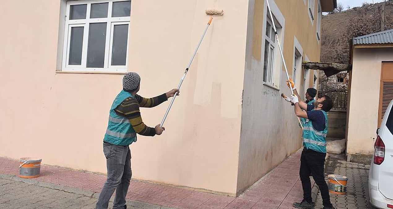 denetimli serbestlik yukumluleri 1534 okulun bakim ve onarimini yapti qROtIObA
