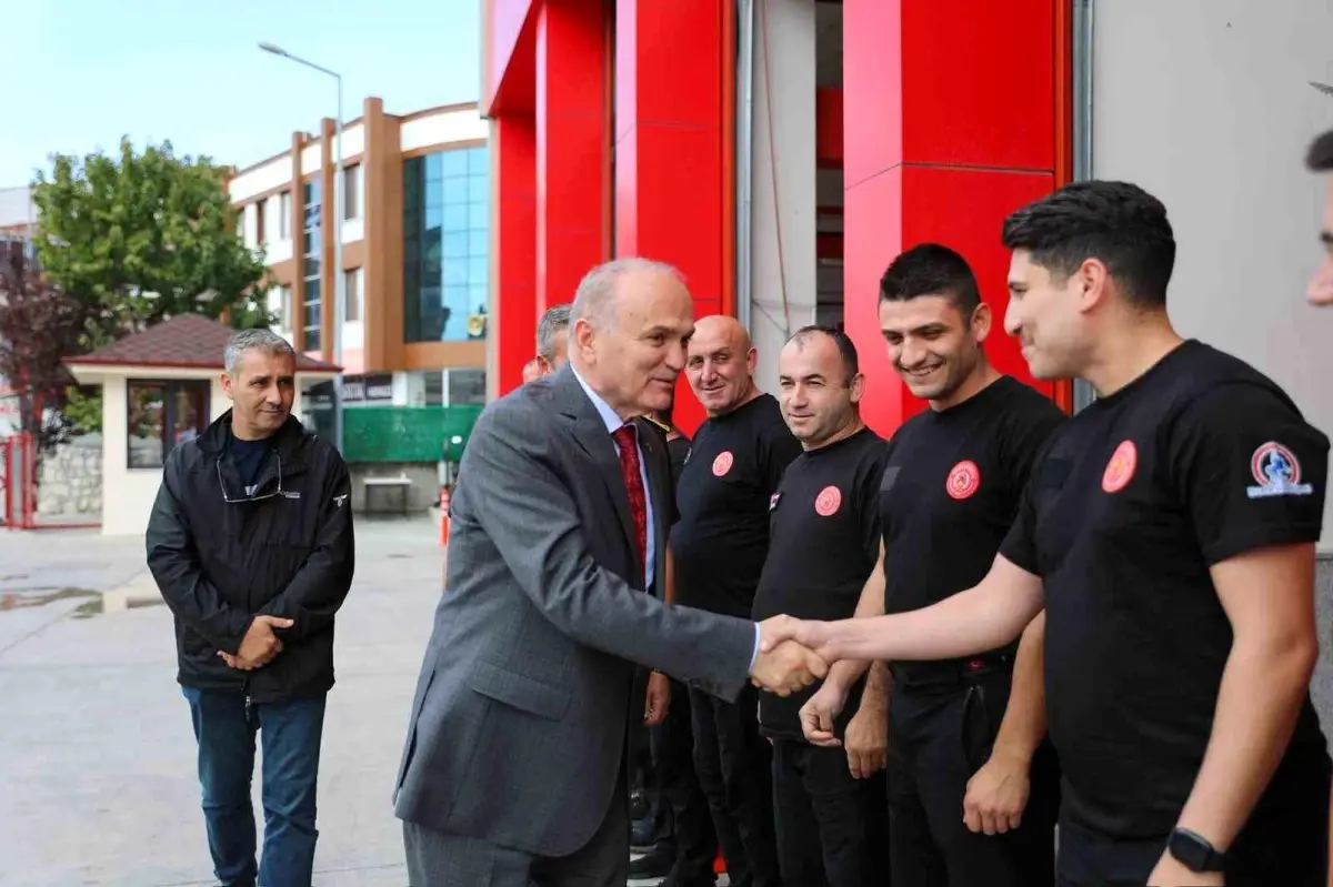 duzce belediye baskani itfaiye personelini ziyaret etti 5X1T2eT7