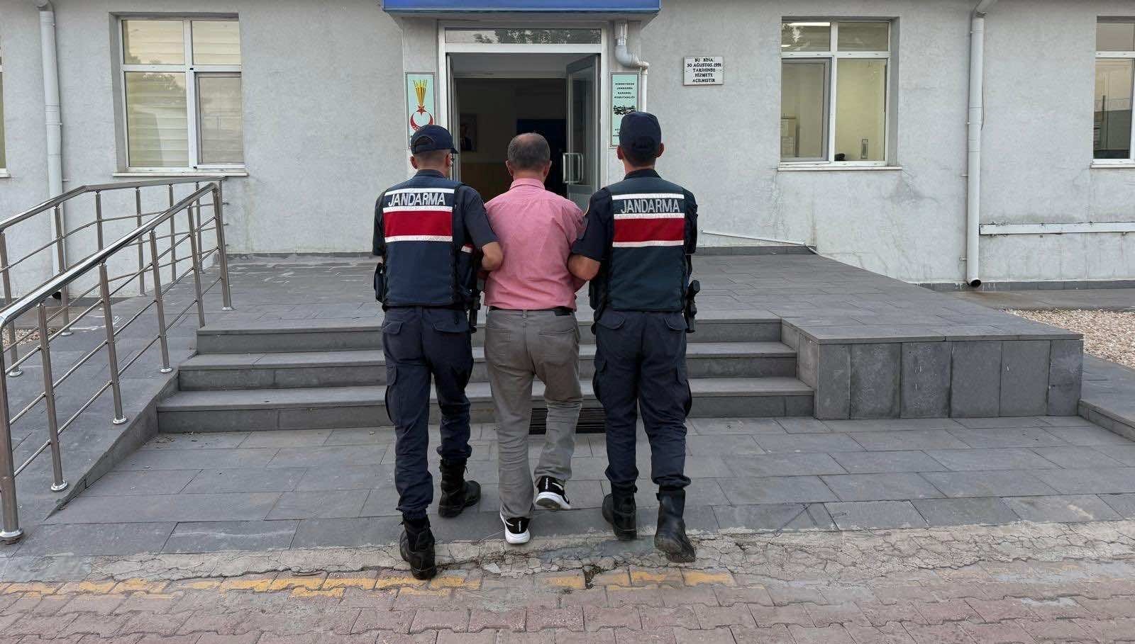 feto uyesi olmaktan aranan ihrac polis yakalandi YCGktkT3