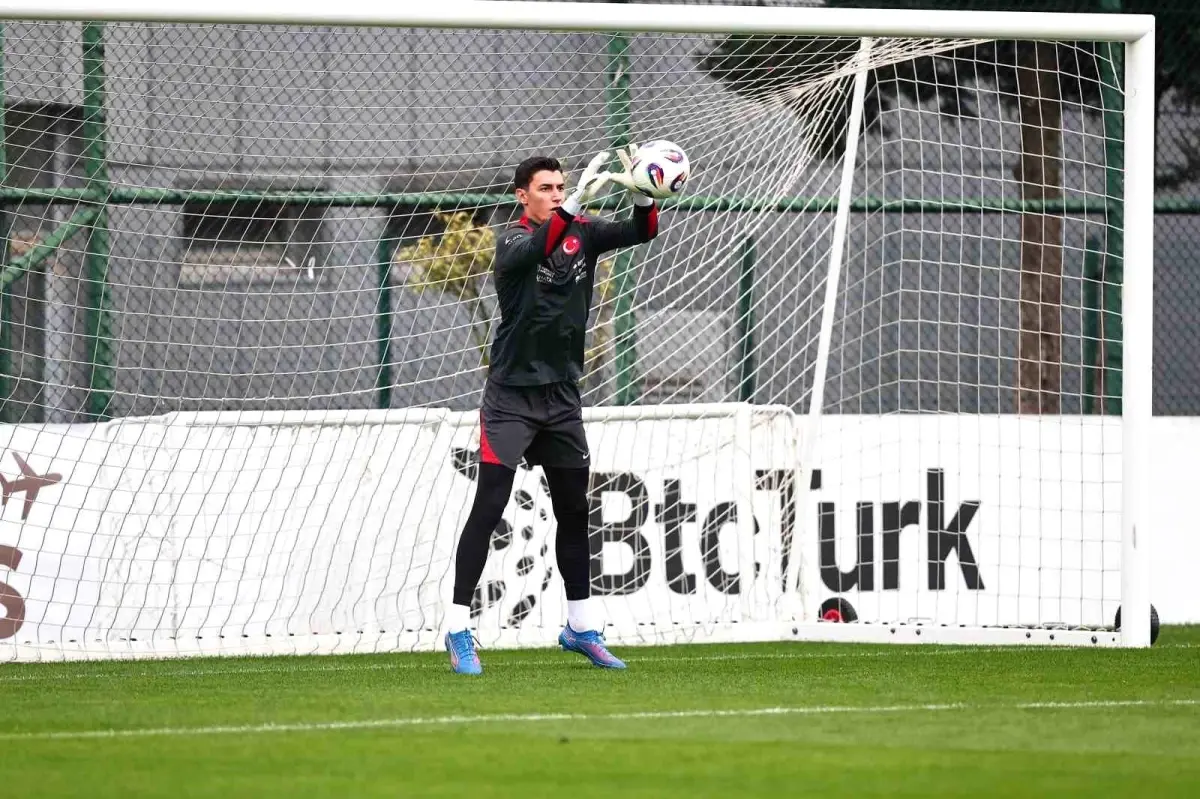 berke ozer milli takim kampindan izni olmadan ayrildi MJLMCJkT.jpg