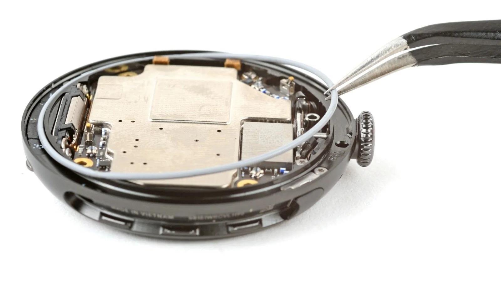 ifixitten 10 uzerinden 9 puan googlein yeni saati pixel watch 4 rekor kirdi d5PYTbNV