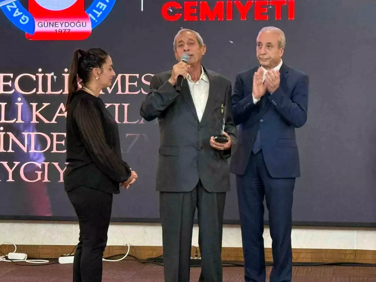 yilin basarili gazetecileri odulleri umit ozdal anisina verildi vuMkmk8m.jpg