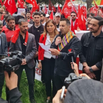 Kızılcagün Platformu, ABD Büyükelçiliği Önünde Tom Barrack’a Tepki Gösterdi: “İstenmeyen Adam İlan Edilsin”