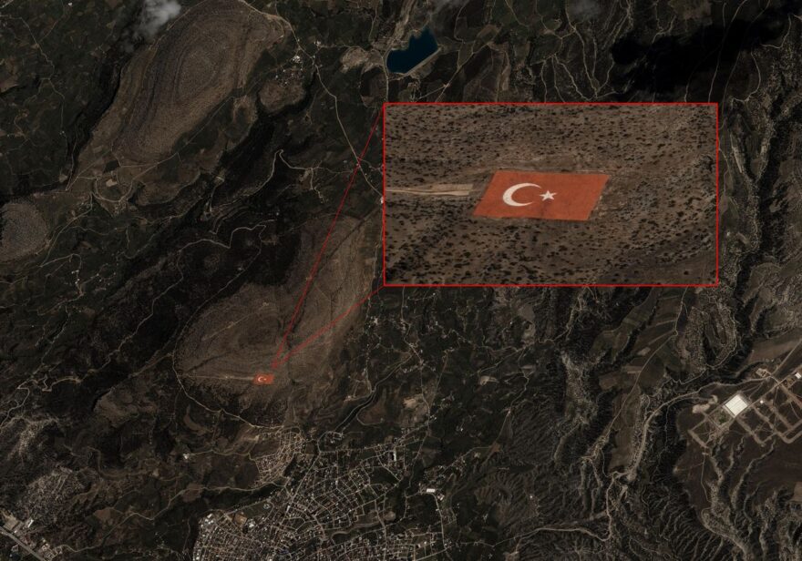GÖKTÜRK-1 Uydusu ile Torosların Zirvesindeki Türk Bayrağı Görüntülendi